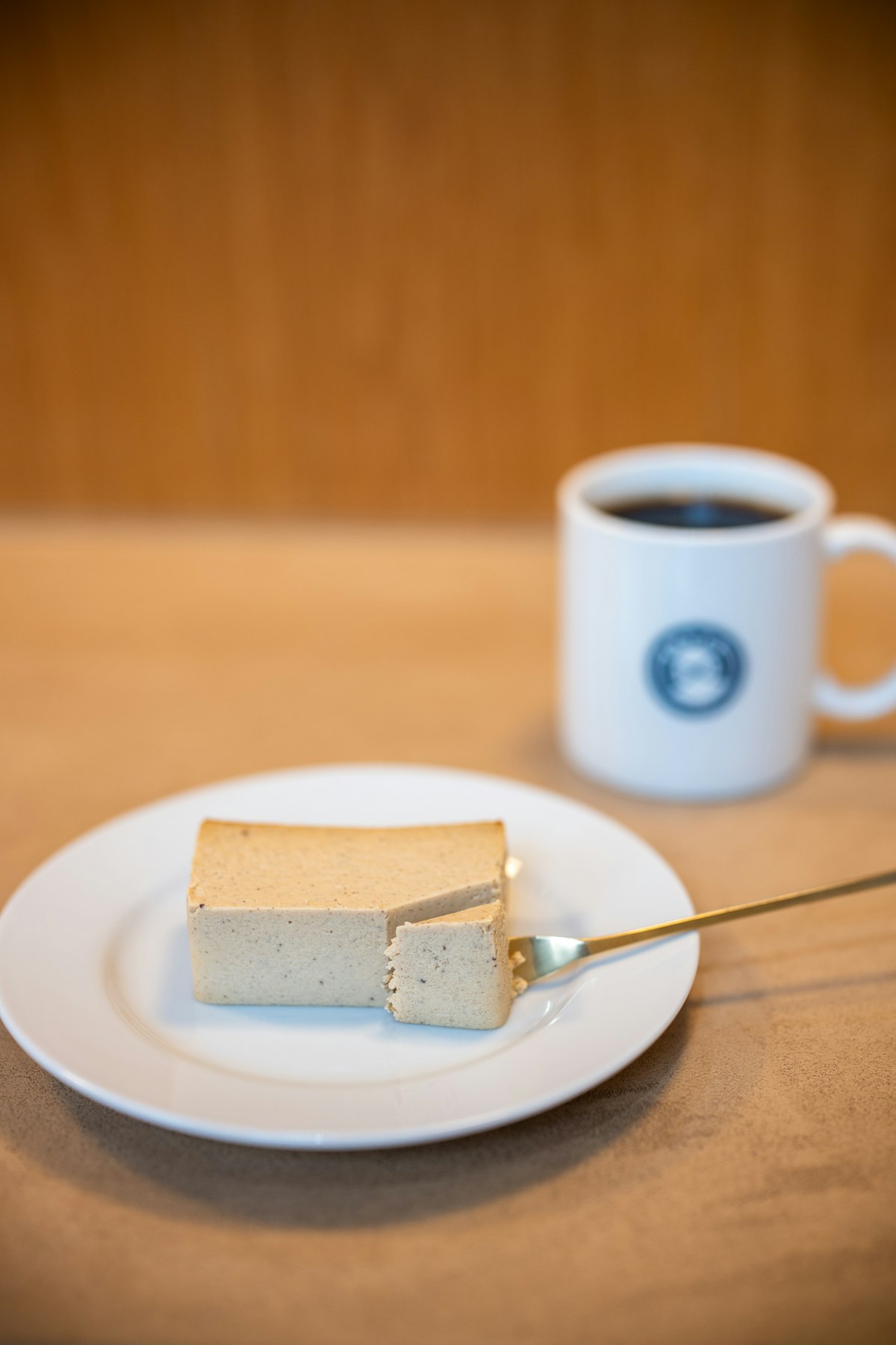 ひまわりの種ケーキとコーヒー